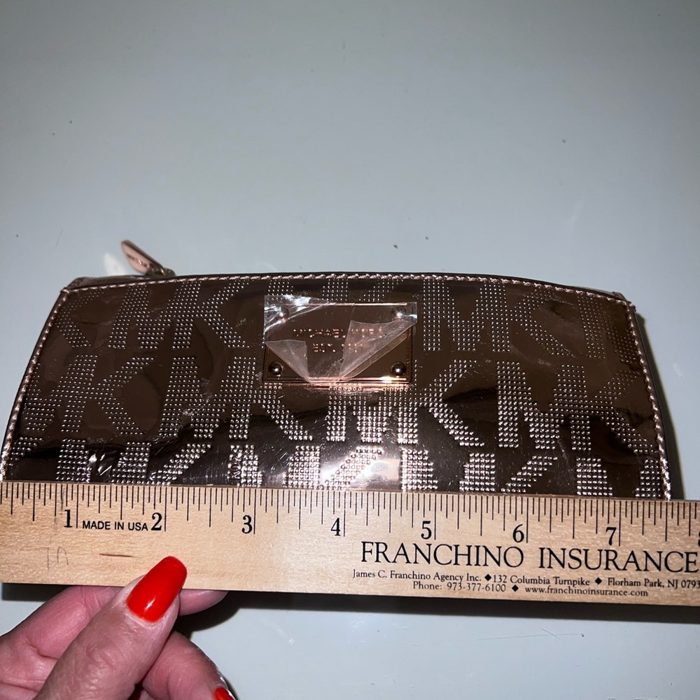 Brand New Michael Kors cosmetic Bag - Picture 8 of 8